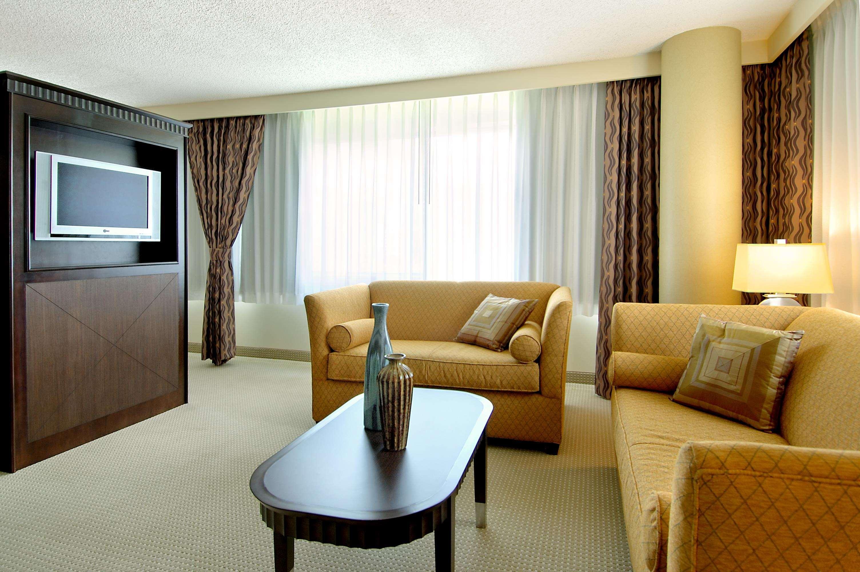 Doubletree By Hilton Orange County Airport Hotel Santa Ana Exterior photo