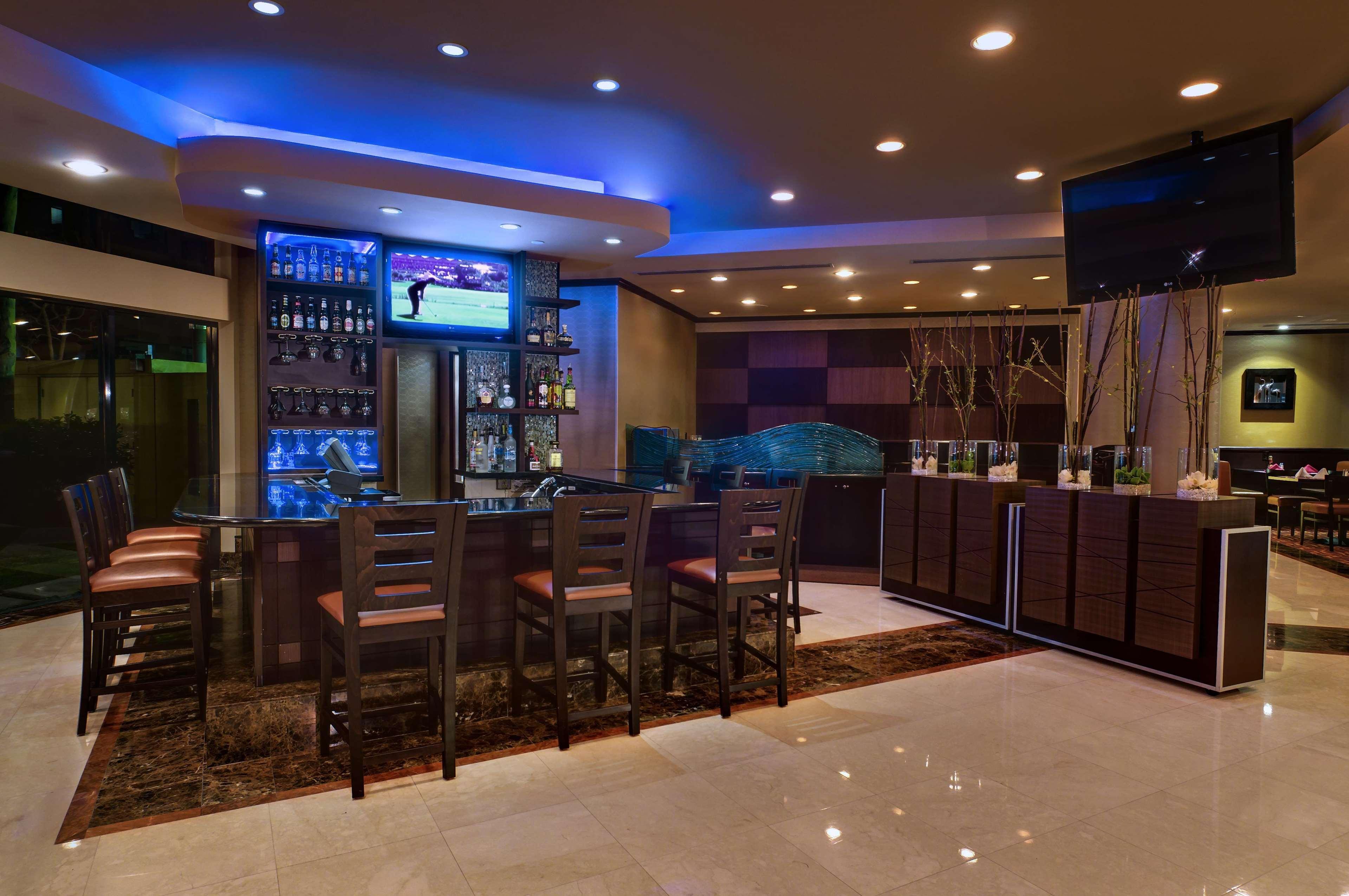 Doubletree By Hilton Orange County Airport Hotel Santa Ana Exterior photo