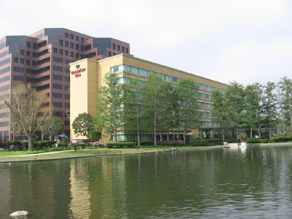 Doubletree By Hilton Orange County Airport Hotel Santa Ana Exterior photo