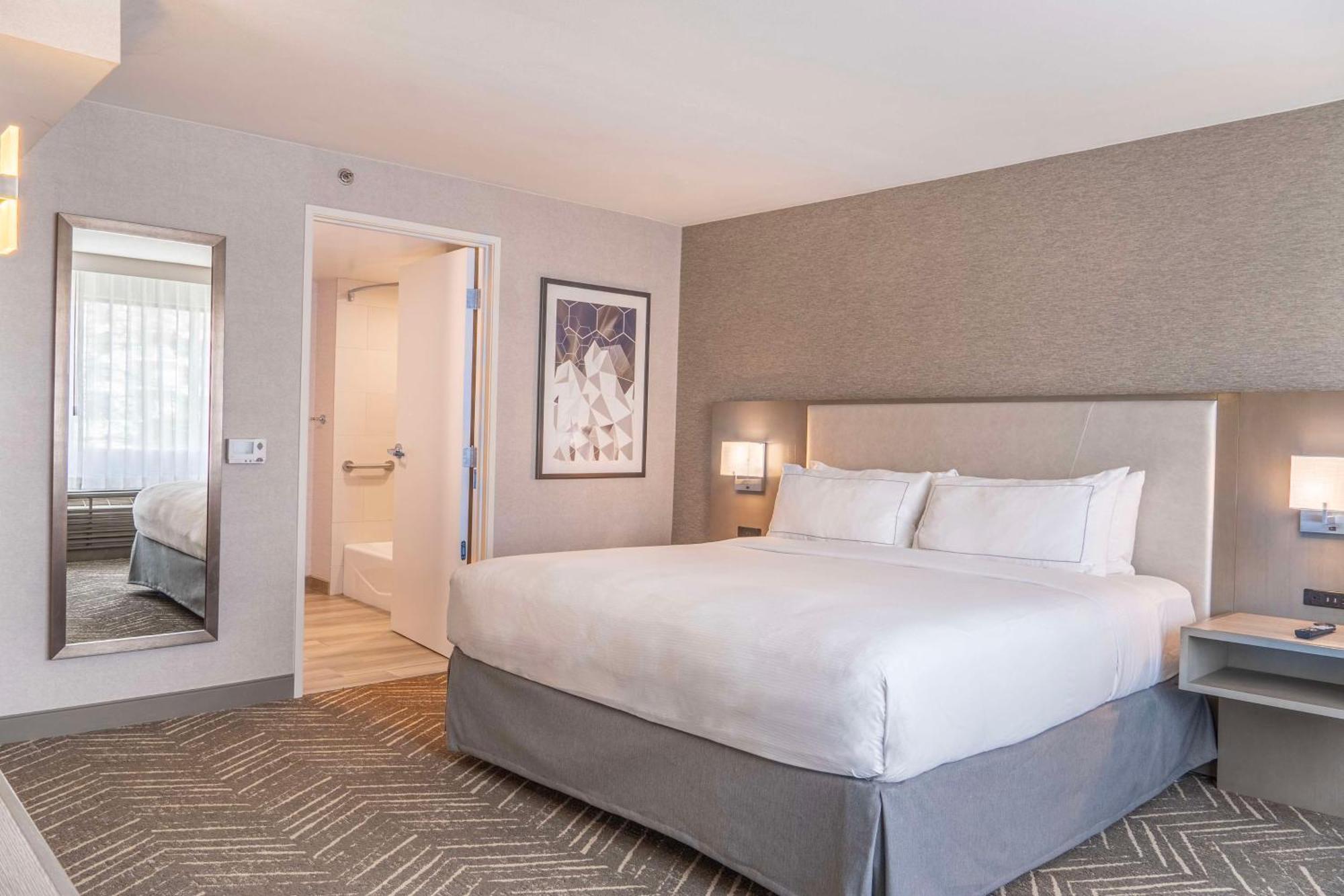 Doubletree By Hilton Orange County Airport Hotel Santa Ana Exterior photo